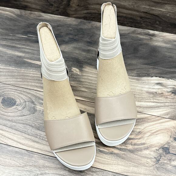 NIB Sorel Cameron 9.5M Flatform Platform Ankle Strap Leather Sandals Taupe - Picture 2 of 10